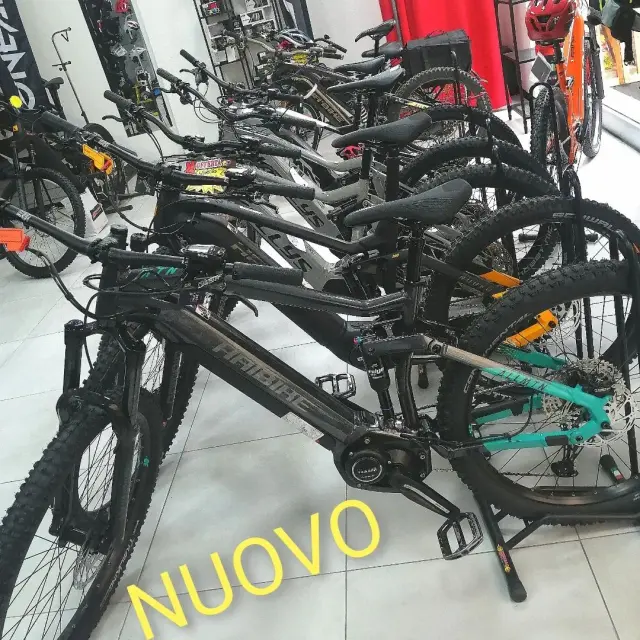 58 Rosso Bikers Store - Auto e Moto a Genova (5)
