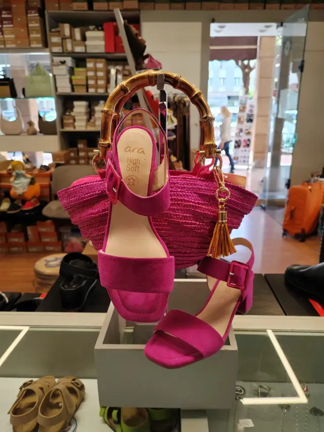 Pelletteria Renato - Accessori a Recco (6)