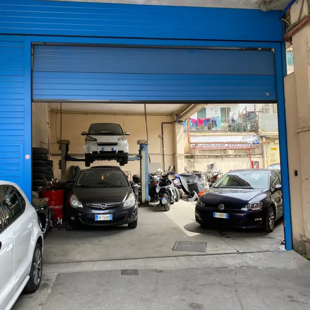 Car Line Carrozzeria - Auto e Moto a Genova