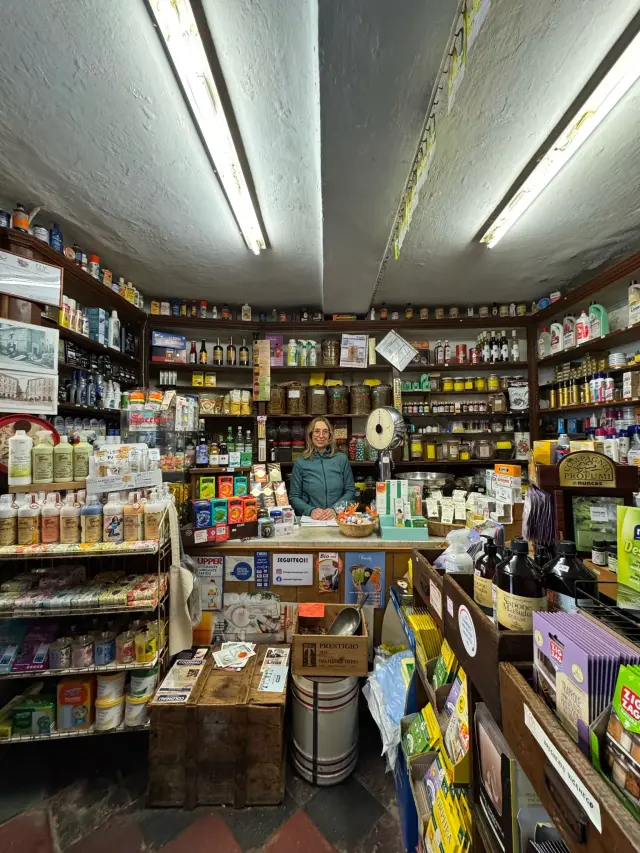 Drogheria Viganego - Botteghe Storiche  a Genova