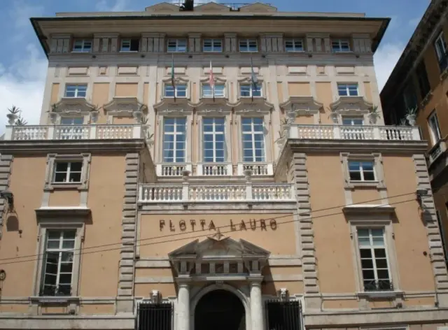 The Infinite Rose Università privata popolare - Università privata a Genova (3)