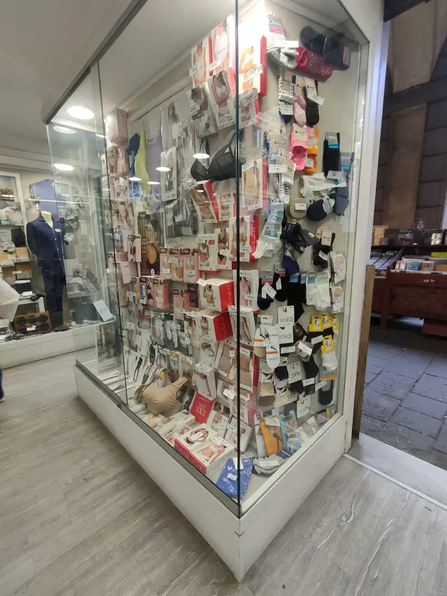 Queirolo Biancheria - Intimo a Genova (4)