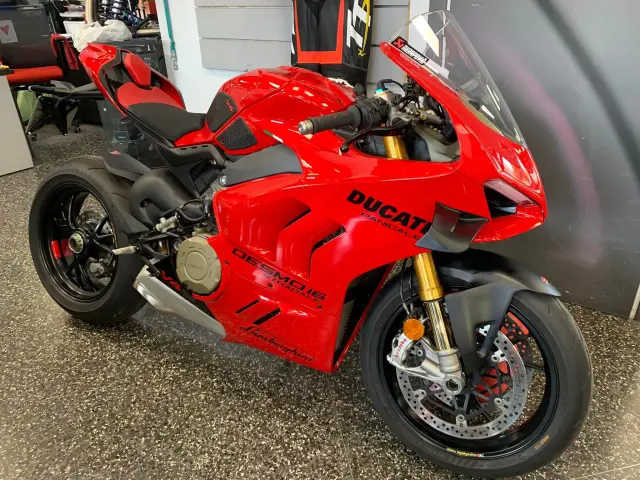 Tecnomoto snc - Auto e Moto a Genova