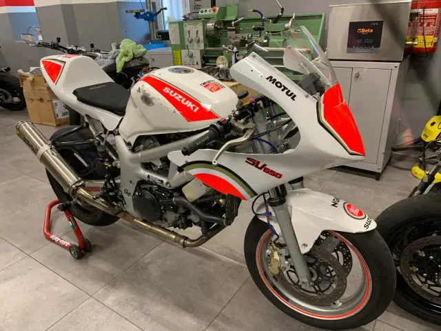 Tecnomoto snc - Auto e Moto a Genova (3)