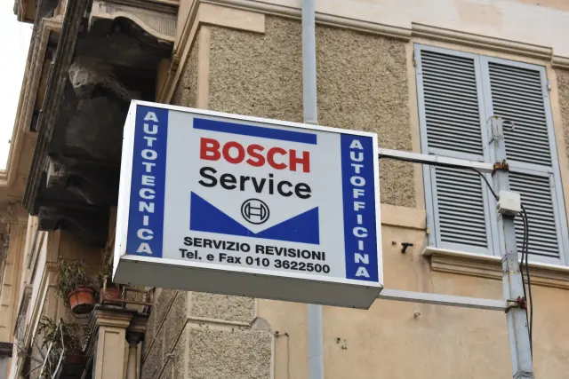 Autotecnica - Autofficine a Genova (2)