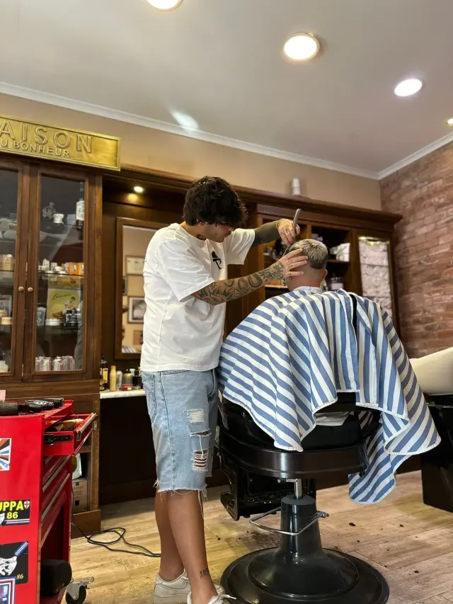 Chapeau Barber Shop - Barberie a Genova