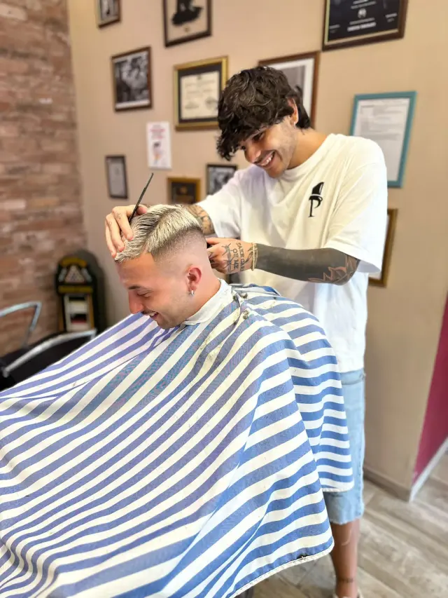 Chapeau Barber Shop - Barberie a Genova (2)