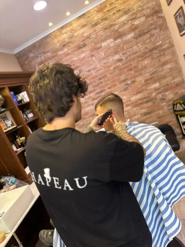 Chapeau Barber Shop - Barberie a Genova (4)