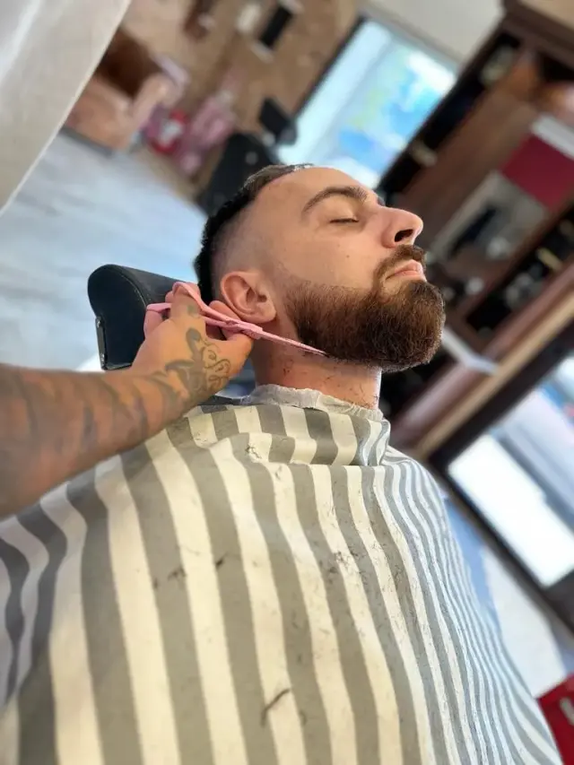 Chapeau Barber Shop - Barberie a Genova (6)