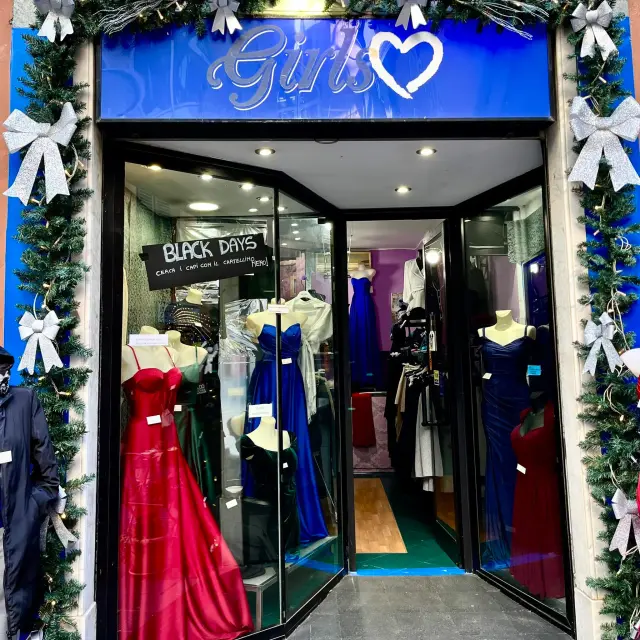 Girls Abbigliamento - Accessori a Genova (2)