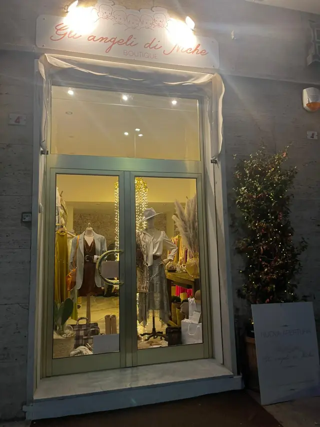 Gli angeli di Niche - Abbigliamento e moda a Genova (5)