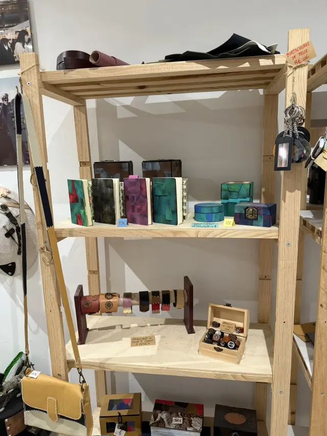 Il Crogiolo - Accessori a Genova (4)