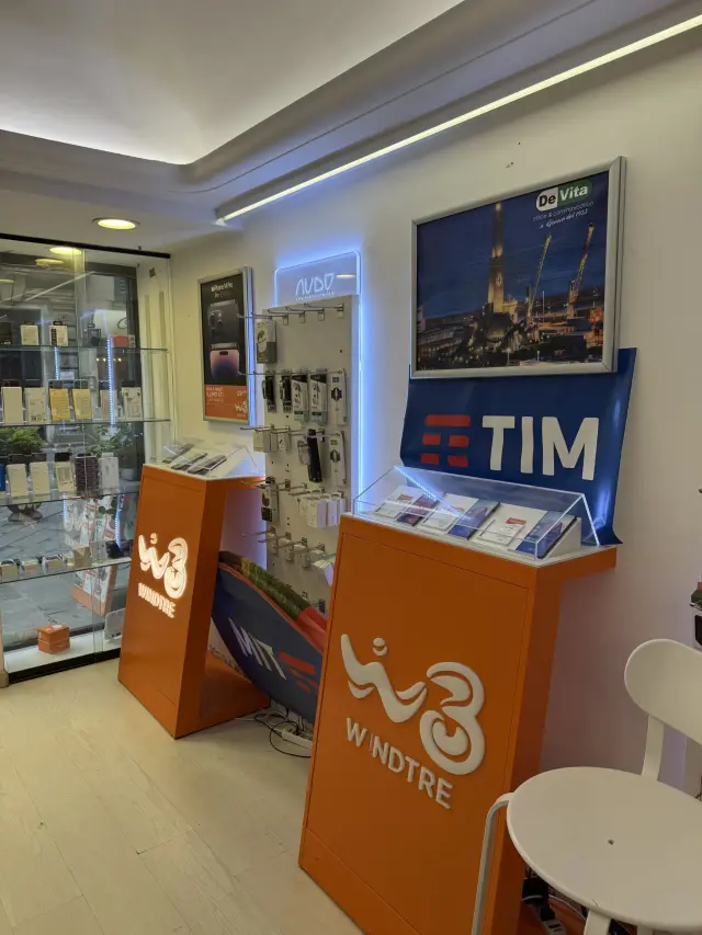 Windtre Store - Telefonia a Genova (5)