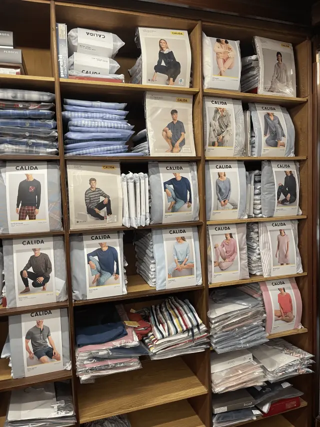Li-Si Maglierie - Accessori a Genova (5)
