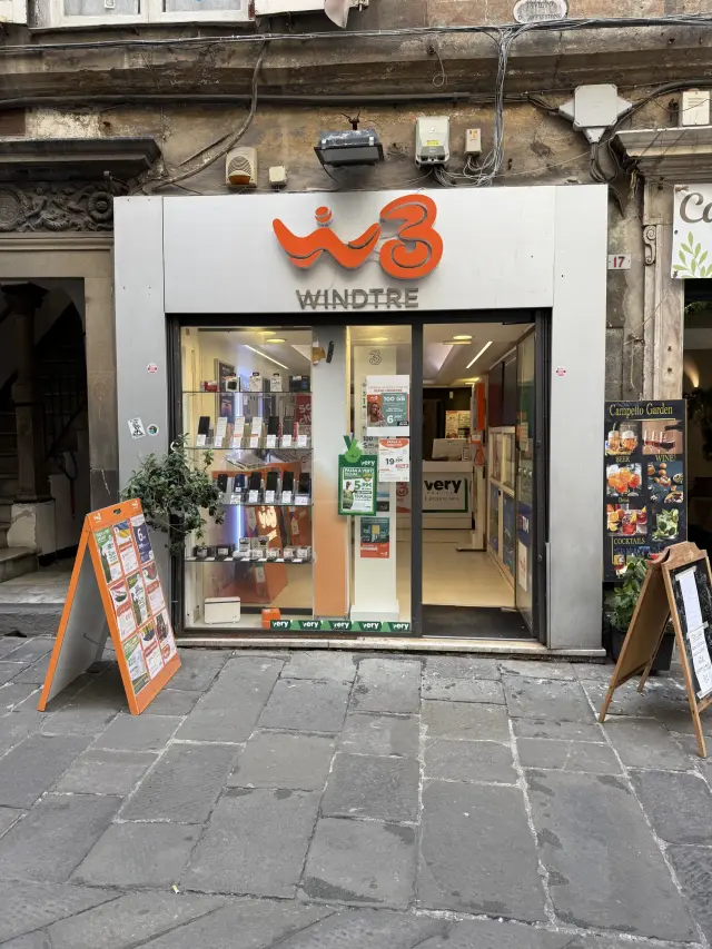Windtre Store - Telefonia a Genova (3)