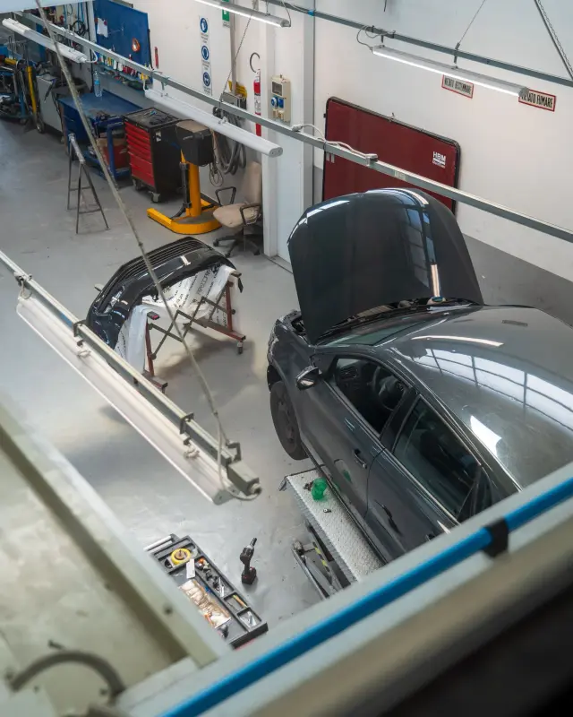 AM Autocarrozzeria - Vetri auto a Genova (3)