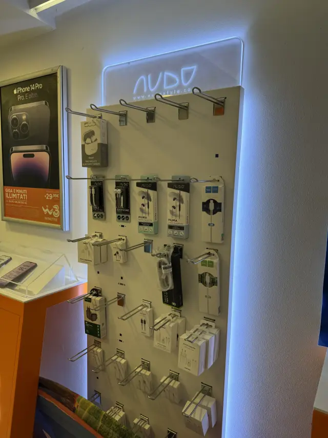 Windtre Store - Telefonia a Genova (4)